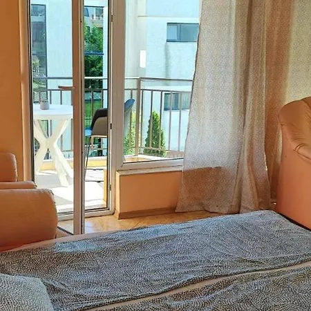 Apartaments Sunrise Apartment *